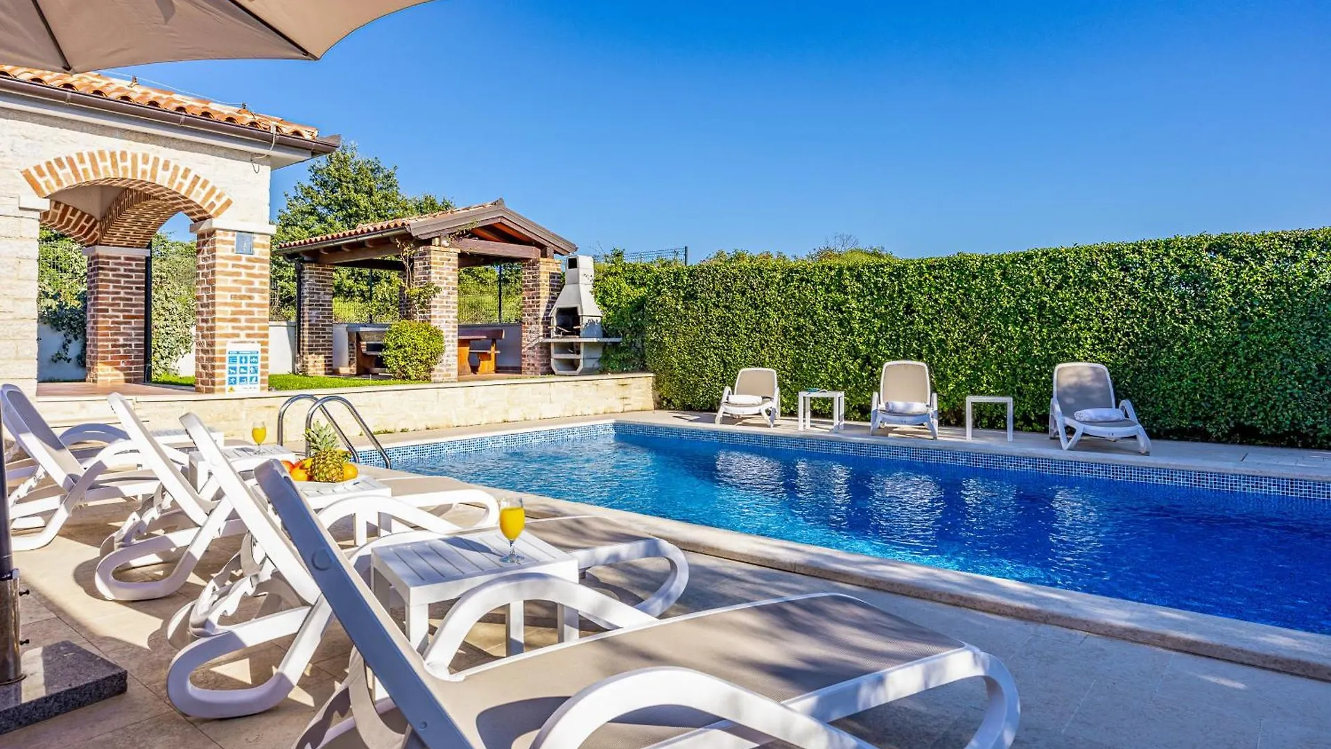 Villa Bosco In Medulin With Sea View And Private Pool Only 300 Meters From The Beach